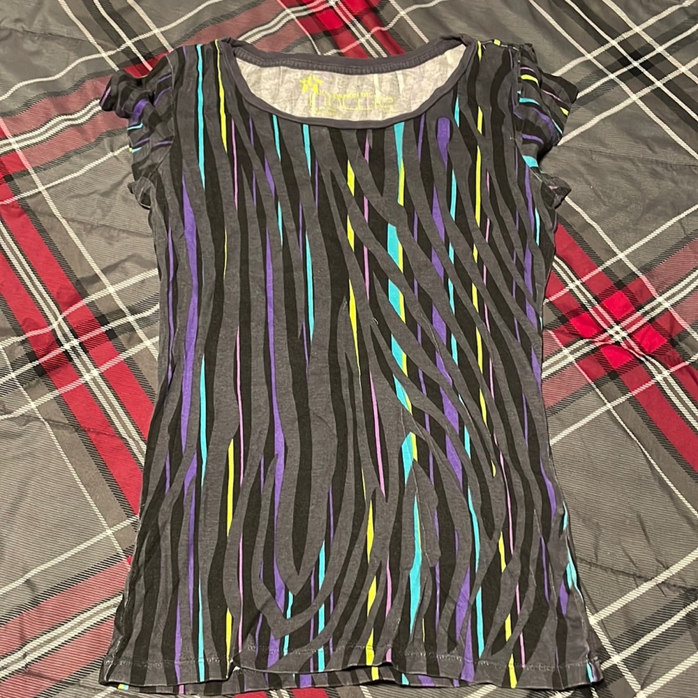 Nollie size large cute t shirt